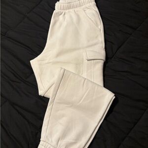 Universal Thread Kids Cream Joggers